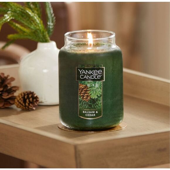 YANKEE CANDLE Balsam & Cedar Jar Candle Original Large 22oz Christmas Tree Scent - Picture 4 of 12